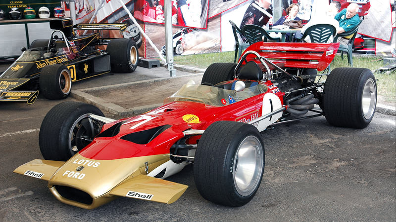 Illustration for article titled Spectacular collection of race cars take over Poland